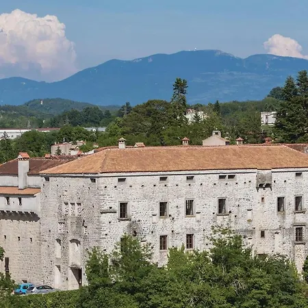 Amazing In Pazin With Wifi Katun Lindarski