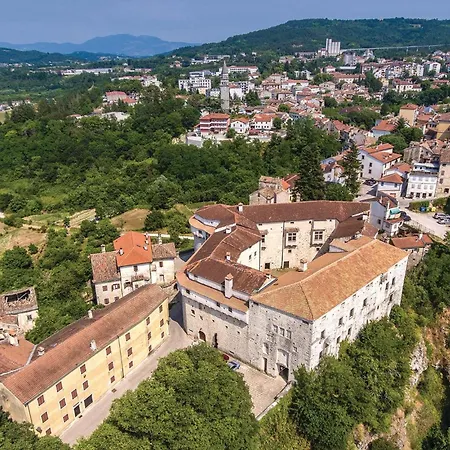 Amazing In Pazin With Wifi Appartement Katun Lindarski