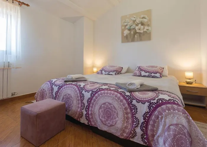 10 Διαμέρισμα *