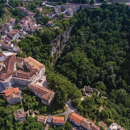 Amazing In Pazin With Wifi *