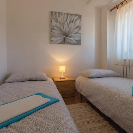 Apartment Amazing In Pazin With Wifi Katun Lindarski