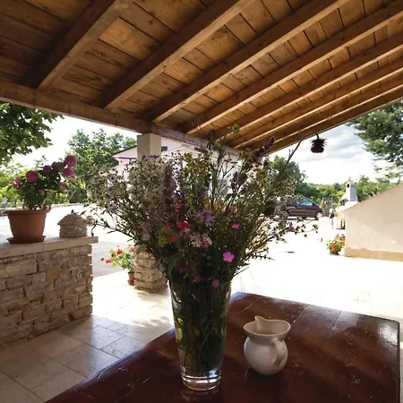 Apartment Amazing In Pazin With Wifi *