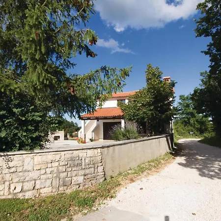 Apartment Amazing In Pazin With Wifi Katun Lindarski